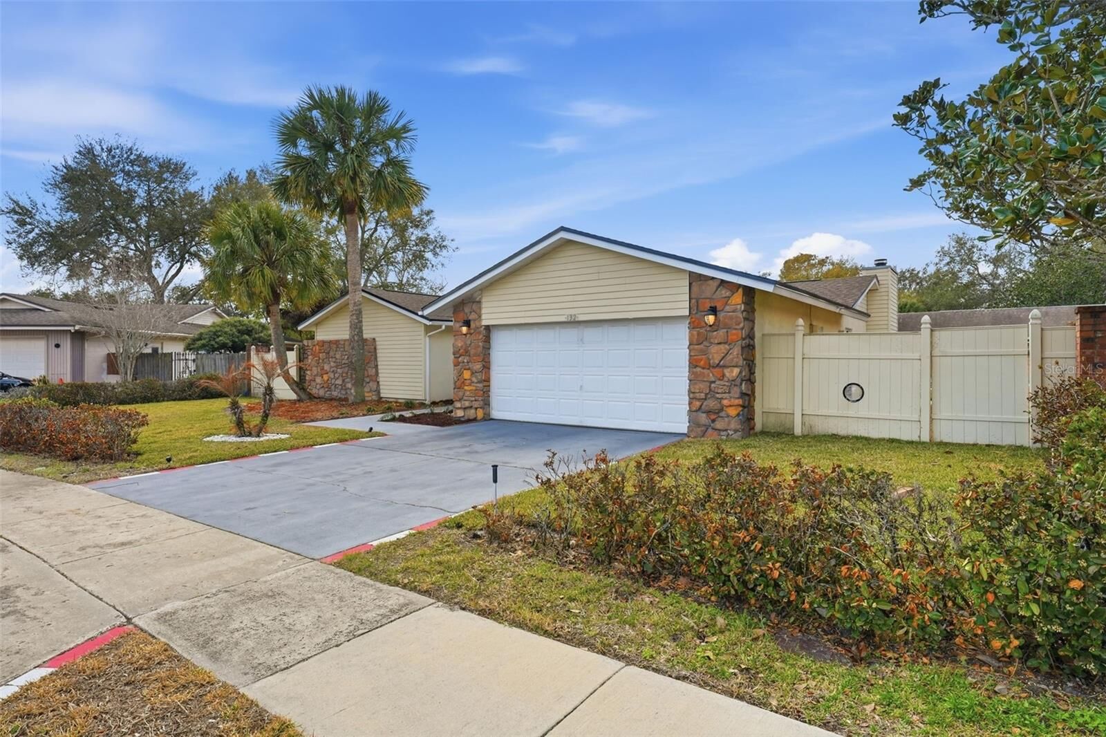 Property Photo:  132 Sagewood Court  FL 32703 