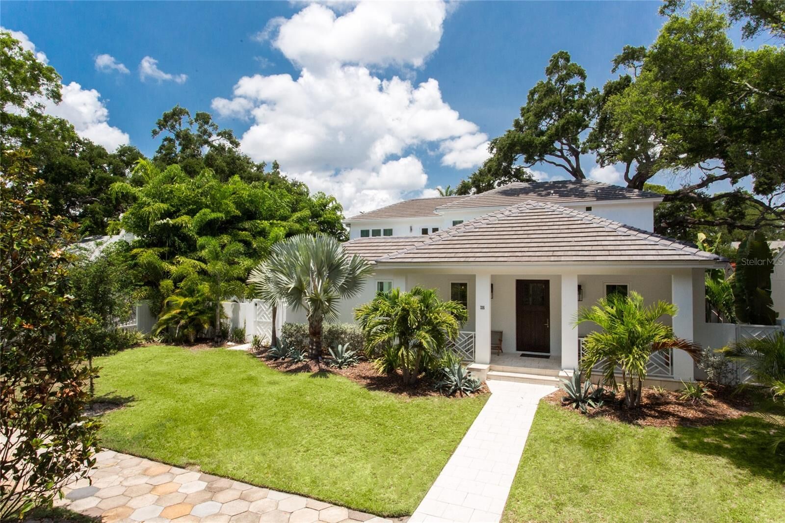 Property Photo: 335 16th Avenue NE FL 33704