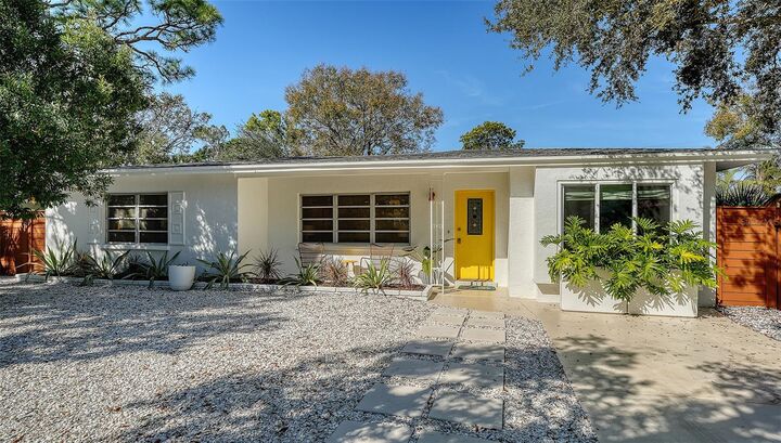 Property Photo:  5019 Stevens Drive  FL 34234 