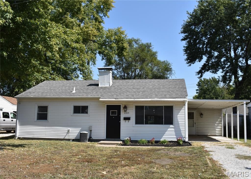 Property Photo:  3705 Little Flower Lane  IL 62226 