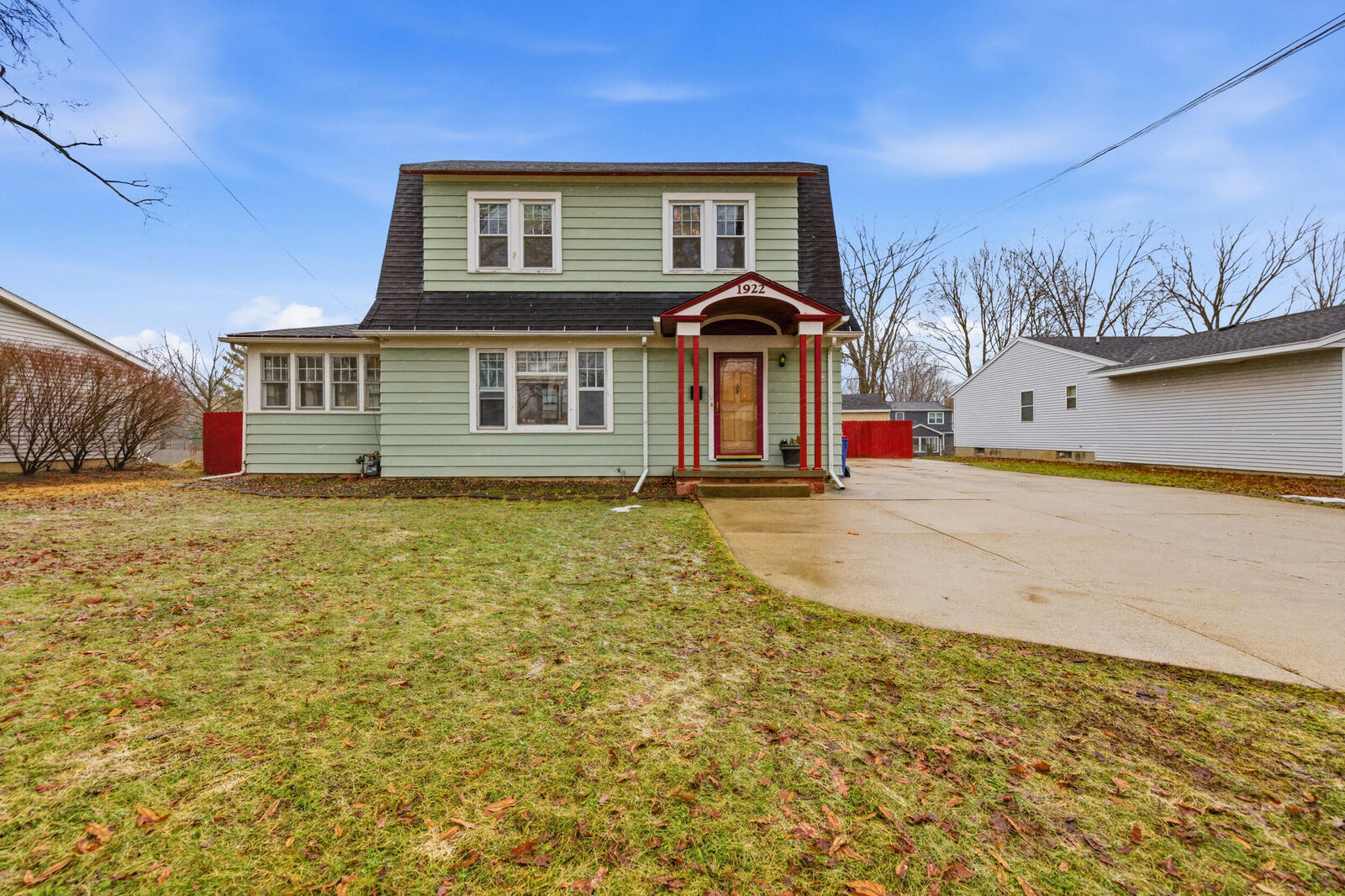 Property Photo:  1922 Burton Street SE  MI 49506 