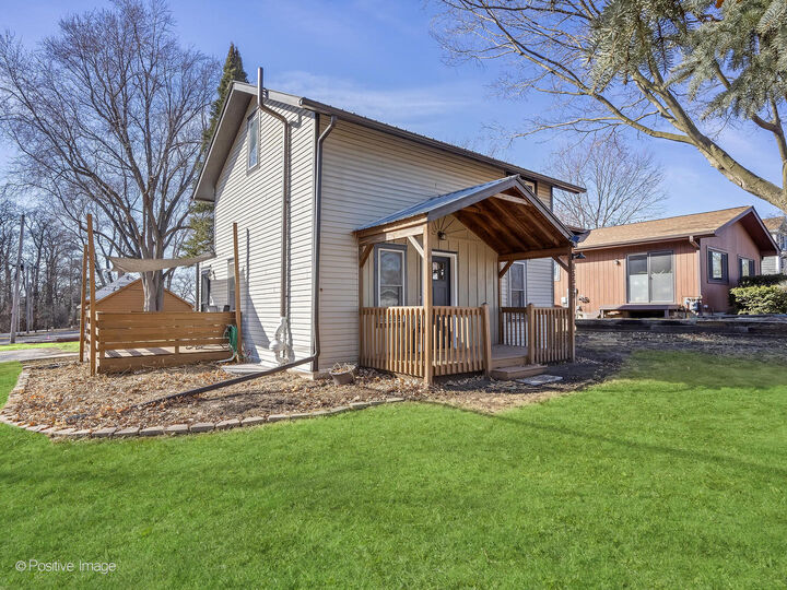 Property Photo:  3S582 Tinker Avenue  IL 60555 