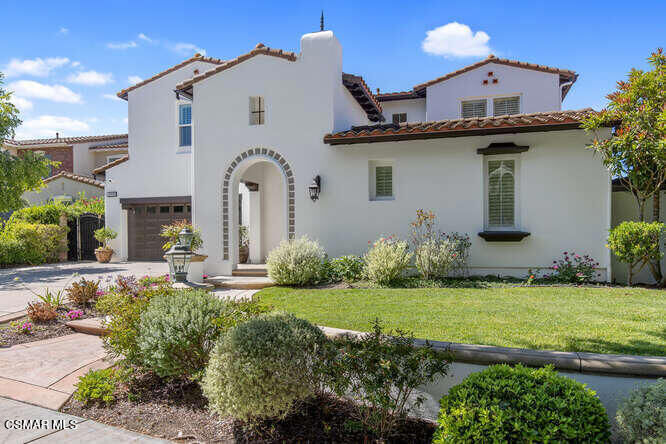 Property Photo:  4998 Via Santana  CA 91320 