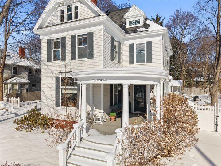 Property Photo:  431 Hammond Street  ME 04401 