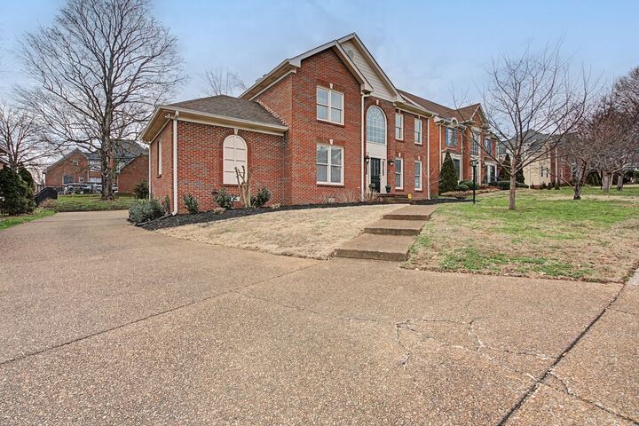 Property Photo:  113 Doral Ln  TN 37075 