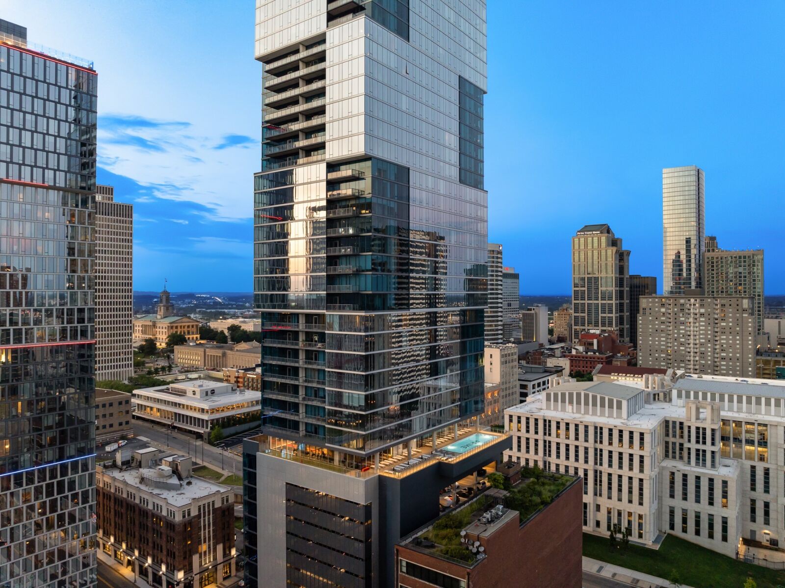 Property Photo:  805 Church St 2001  TN 37203 