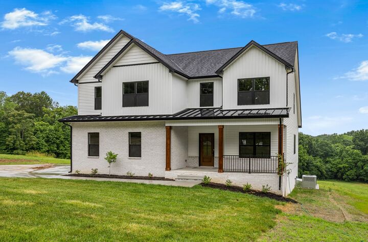 Property Photo:  983 Palmyra Rd  TN 37040 