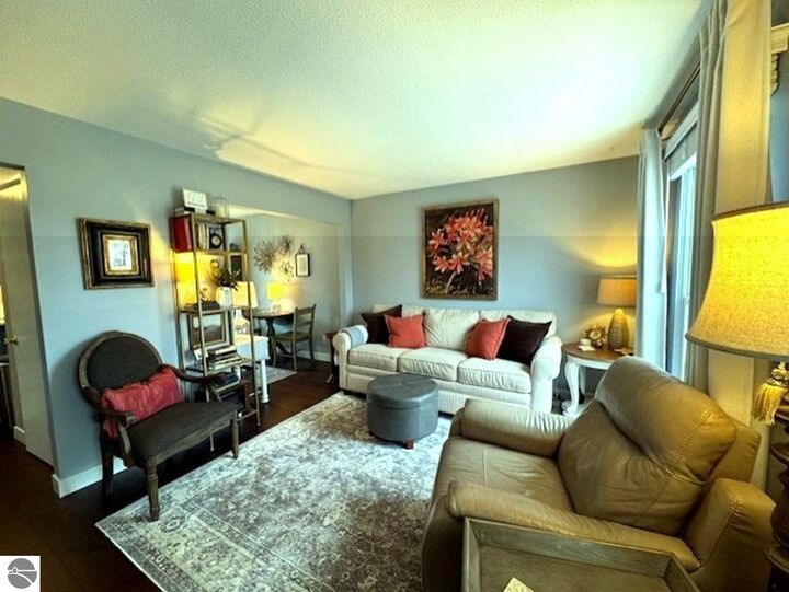 Property Photo:  1700 Piper Place  MI 48801 