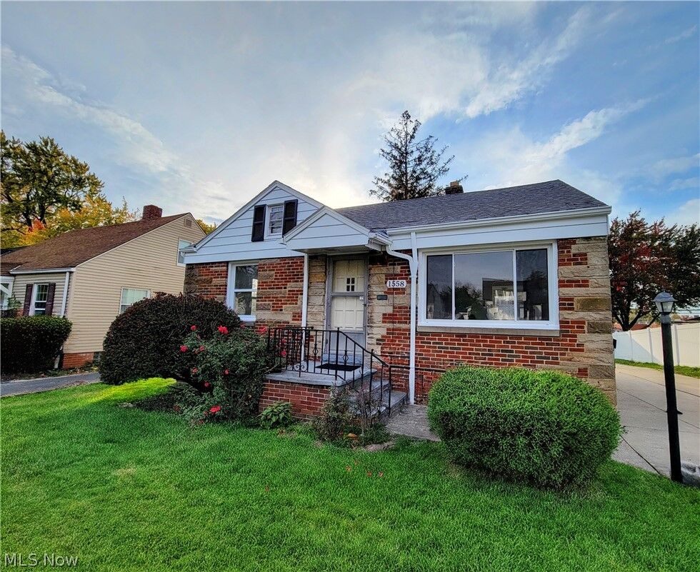 Property Photo: 1558 Temple Avenue OH 44124