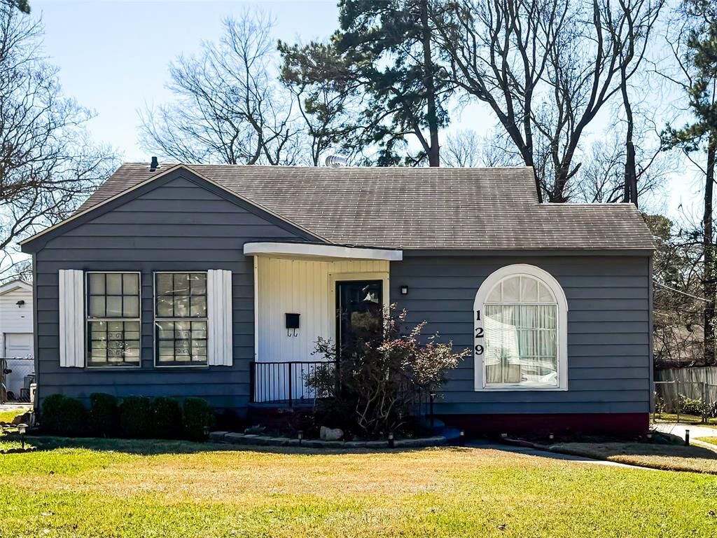 Property Photo:  129 E Wichita Street  LA 71101 