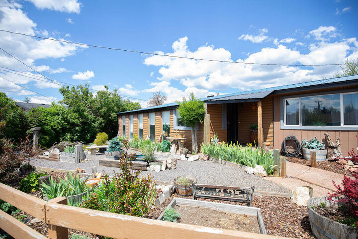 Property Photo:  2817 Darrow Avenue  OR 97603 