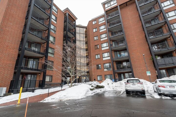 Property Photo:  60 Rantoul Street 114N  MA 01915 
