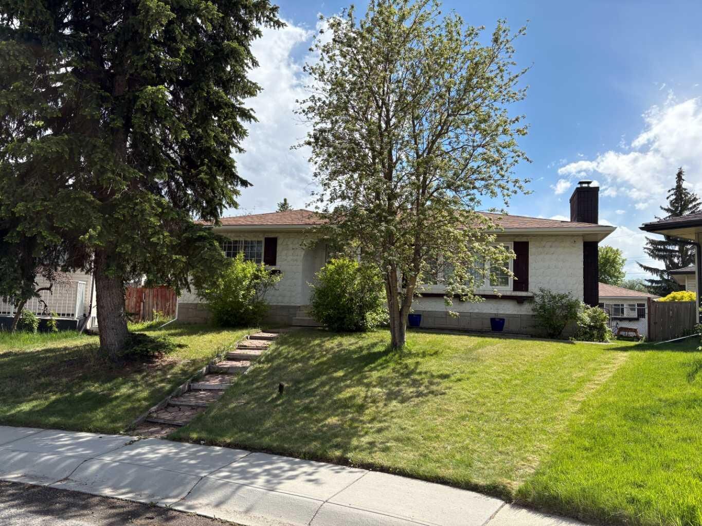 Photo de la propriété:  35 Penworth Place SE  AB T2A 4G4 
