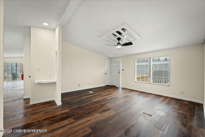 Property Photo:  2549 Lynnwood Drive  PA 18302 