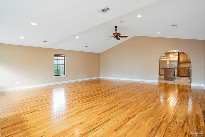 Property Photo:  1002 Daffin Rd  FL 32577 