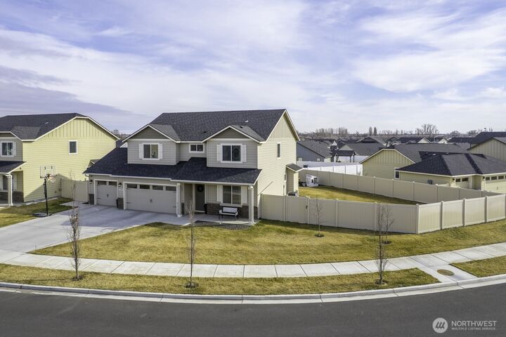 Property Photo: 739 N Doumit Drive WA 98837