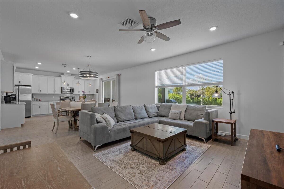 Property Photo:  1367 Arrowhead Point Road  FL 33470 