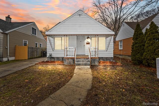 Property Photo:  6485 Rosemont Avenue  MI 48228 