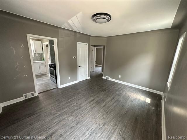 Property Photo: 1800 N York Street MI 48128