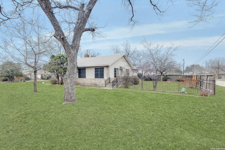 Property Photo: 283 Utopia TX 78223