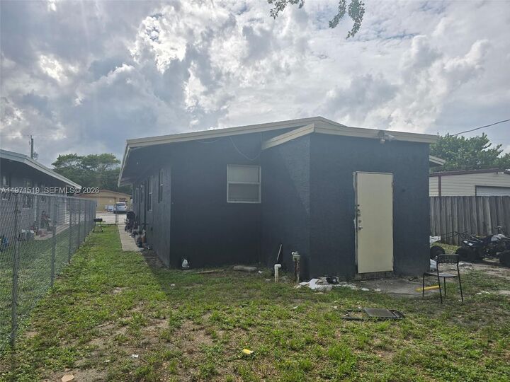 Property Photo:  770 SW 2nd Ave  FL 33441 