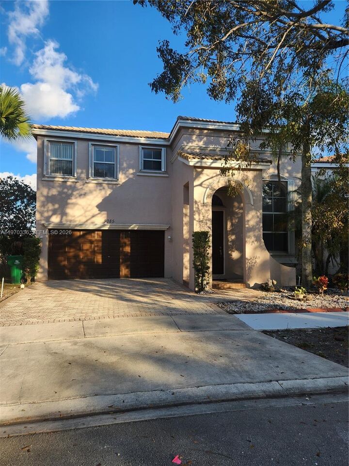 Property Photo:  5085 SW 155th Ave 5085  FL 33027 