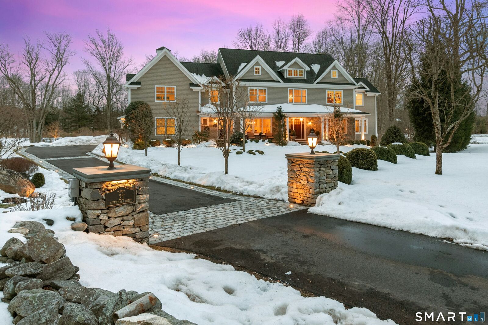 Property Photo:  21 Ravenglass Drive 21  CT 06903 