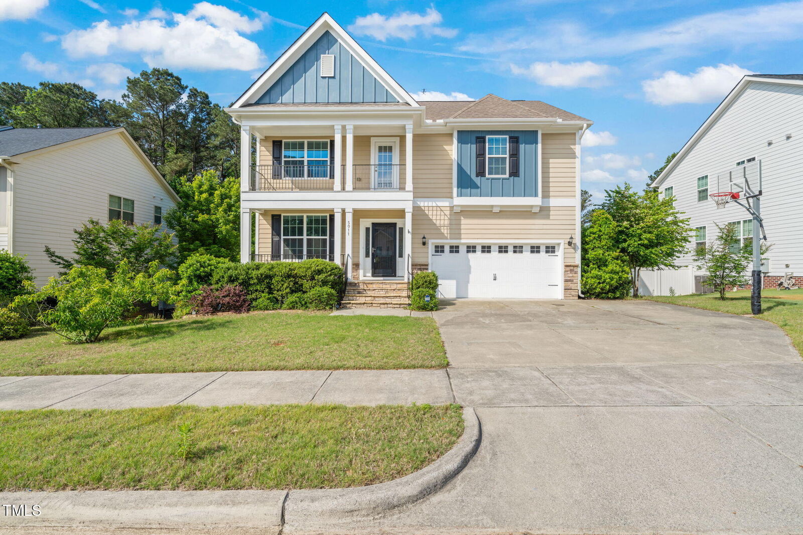 Property Photo:  5011 Peachtree Town Lane  NC 27545 