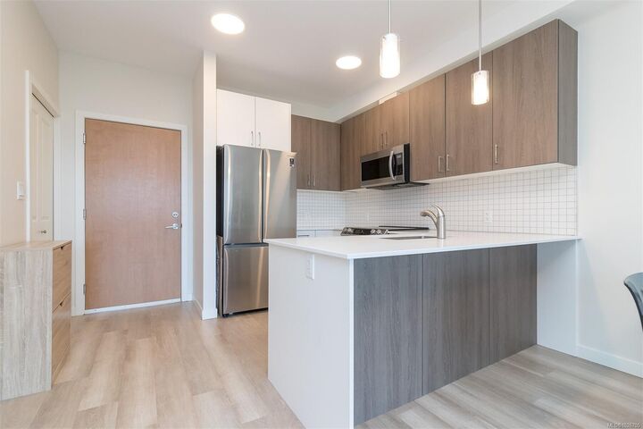 Property Photo: 815 Orono Ave 504 BC V9B 2T9