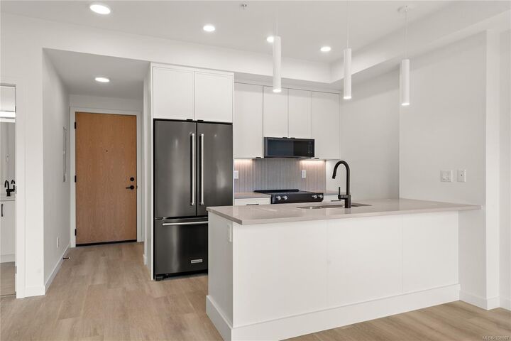 Photo de la propriété:  1102 Esquimalt Rd 303  BC V9A 0L3 