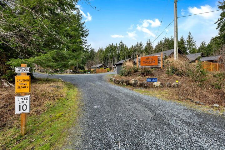 Photo de la propriété:  3836 Trailhead Dr  BC V9Z 1L1 