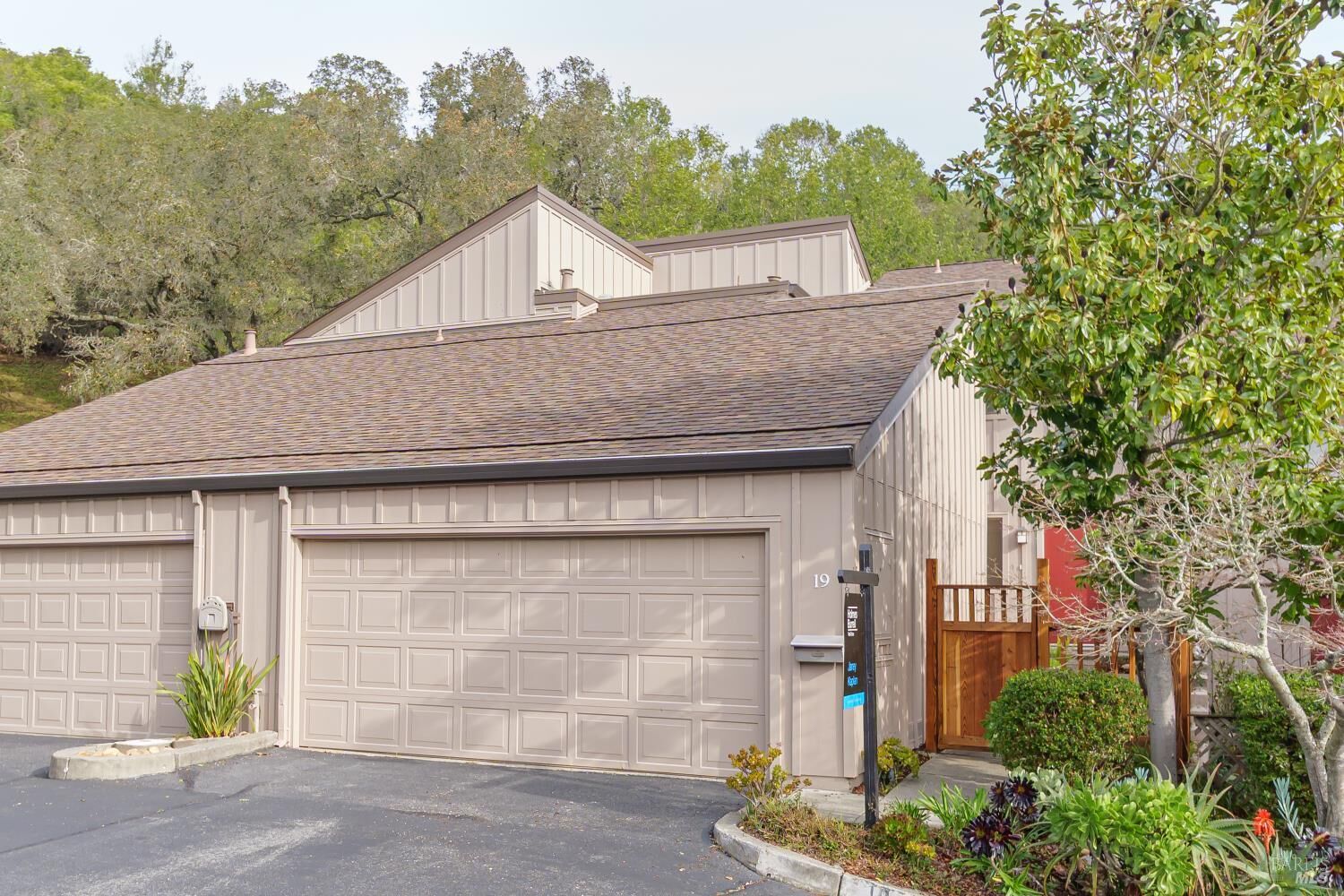 Property Photo:  19 Burdell Court  CA 94949 