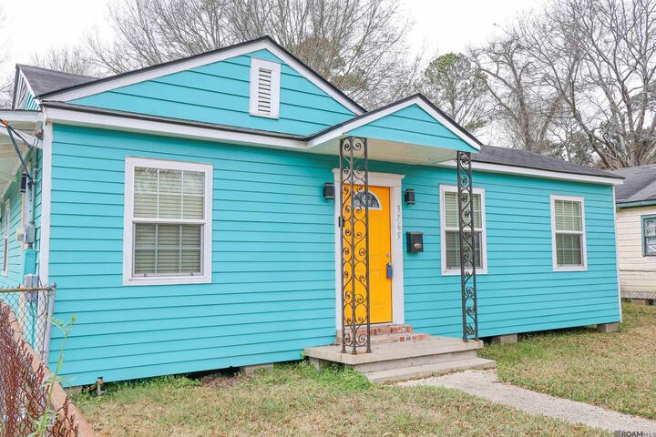 Property Photo: 3765 Webb Dr LA 70805