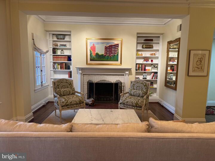 Property Photo:  230 Stony Run Lane 2A  MD 21210 