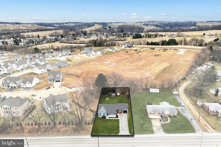 Property Photo:  2202 Windsor Road  PA 17366 