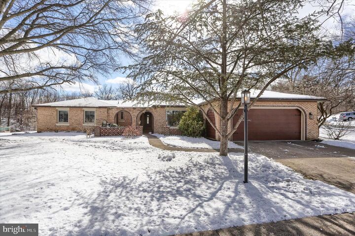 Property Photo:  4265 Beaufort Hunt Drive  PA 17110 