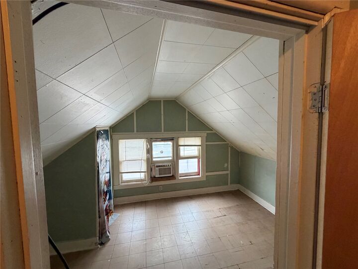 Property Photo: 1218 B Avenue NW IA 52405