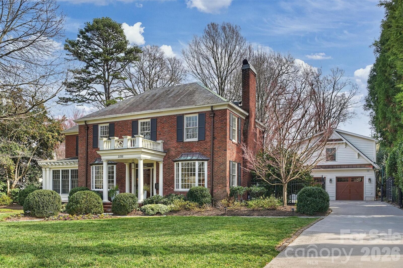 Property Photo:  1555 Queens Road W  NC 28207 