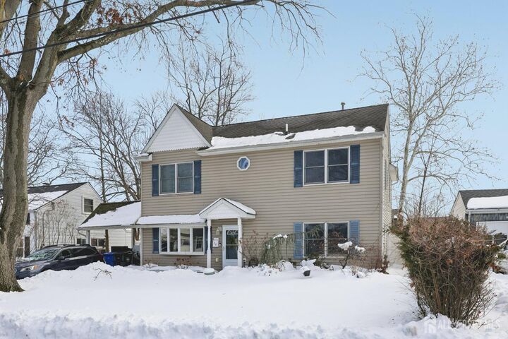 Property Photo:  28 W Francis Street  NJ 08830 