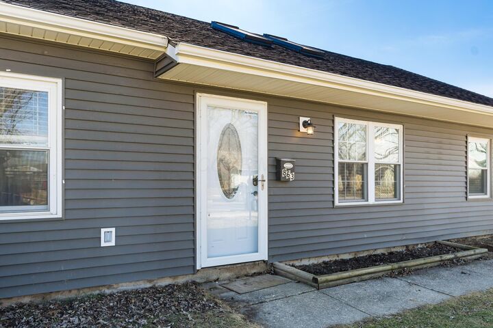 Property Photo: 863 Cherrydale Avenue OH 43207