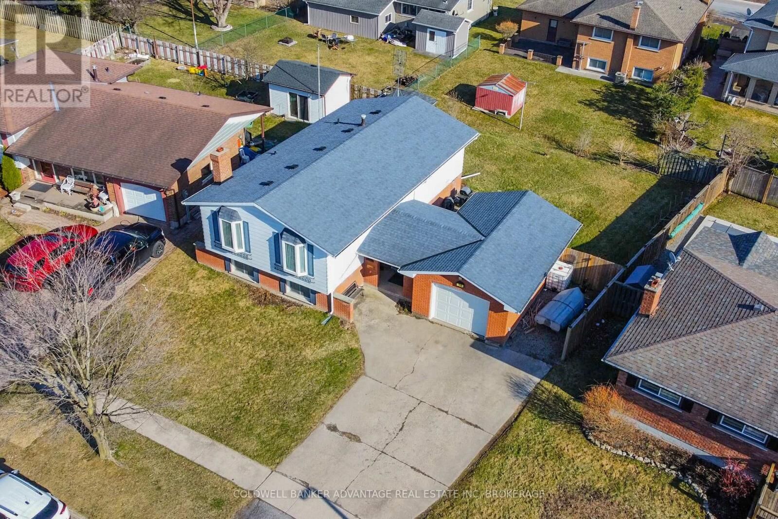 Property Photo:  36 Wellbrook Boulevard  ON L3C 5T4 