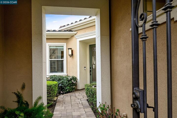 Property Photo: 2030 Tempranillo Ln CA 94513