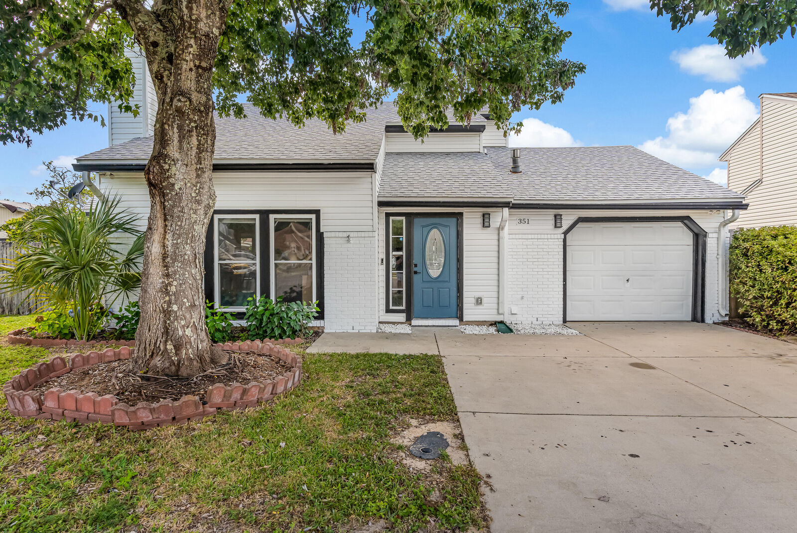 Property Photo: 351 NW Canterbury Circle FL 32548
