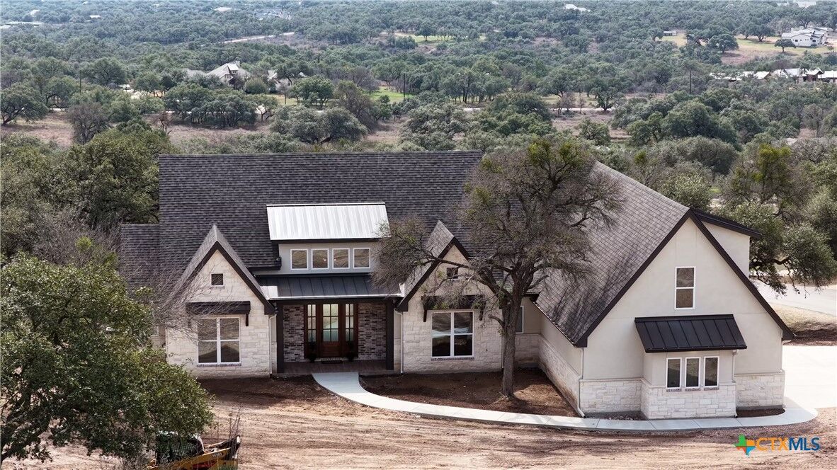 Property Photo: 111 Ashton Oaks Drive TX 78132