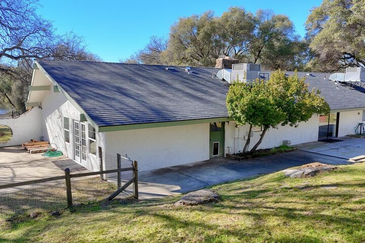 Property Photo:  31729 Cherokee Road  CA 93614 