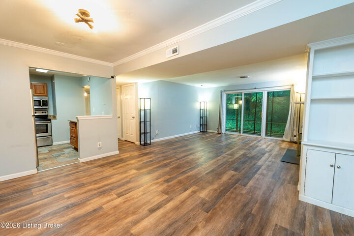 Property Photo:  410 Mockingbird Valley Rd Apt 11  KY 40207 