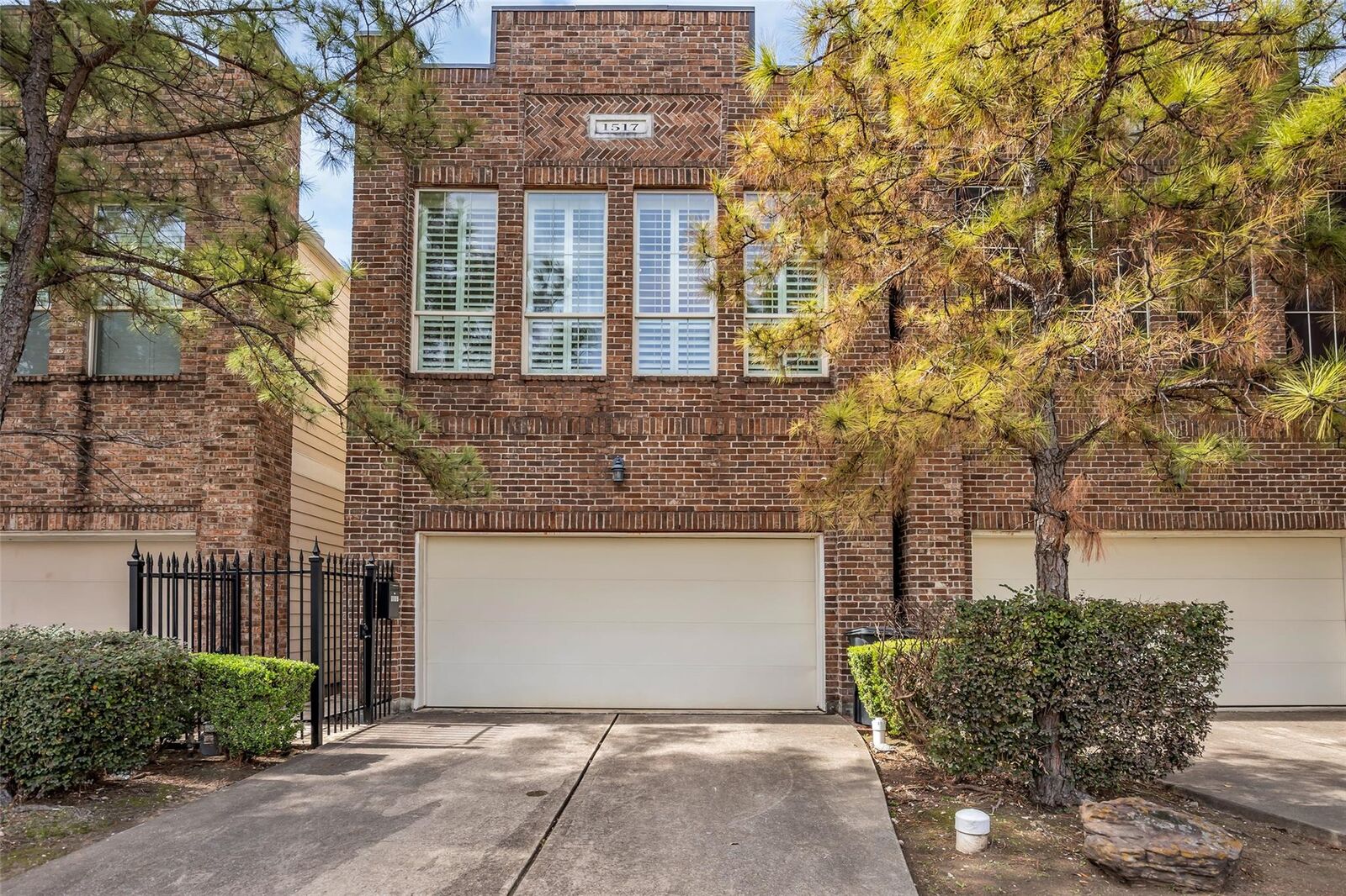 Property Photo: 1517 Lawrence Street TX 77008