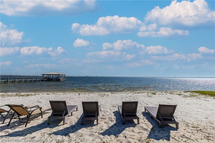 Property Photo:  4480 Lakeview Drive  FL 33870 