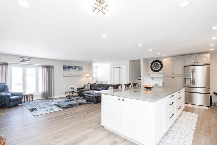 Property Photo:  3928 Mary Lynn Drive  IA 50322 