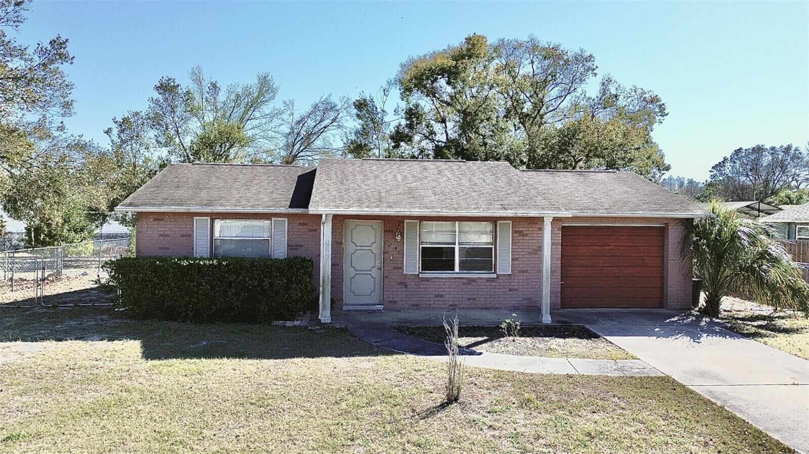 Property Photo:  7848 Rusty Oak Drive  FL 34653 